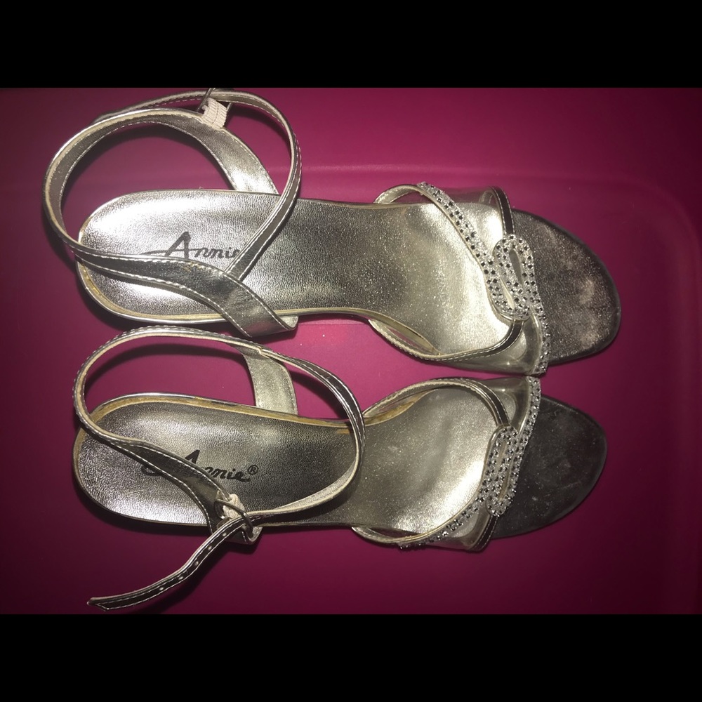 Silver heels - Picture 5 of 5